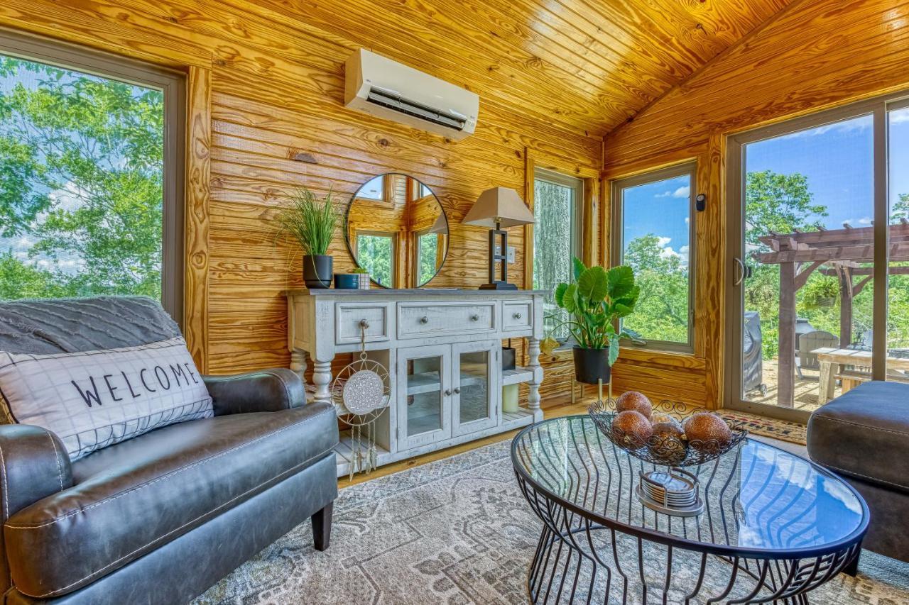The Gemini-A Dreamy, Waterfront Tiny Cabin Rogersville Esterno foto