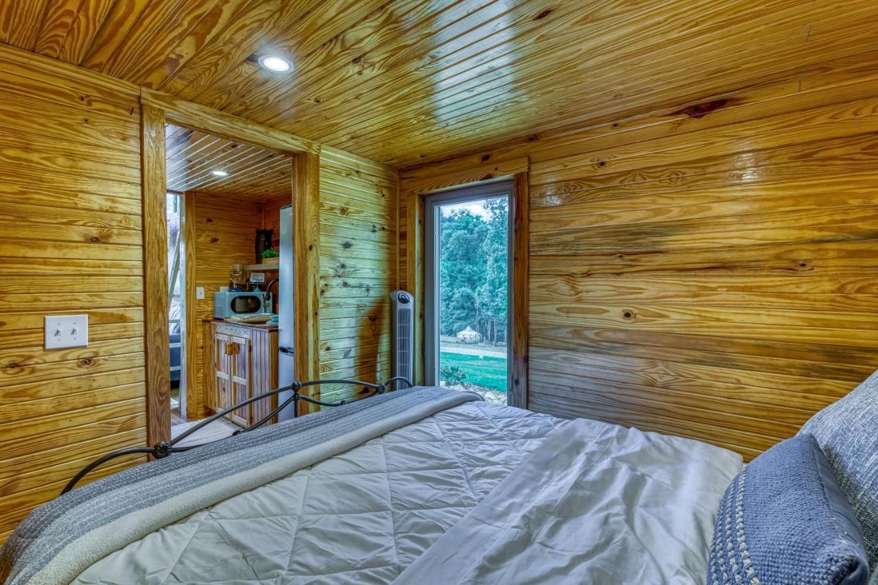 The Gemini-A Dreamy, Waterfront Tiny Cabin Rogersville Esterno foto
