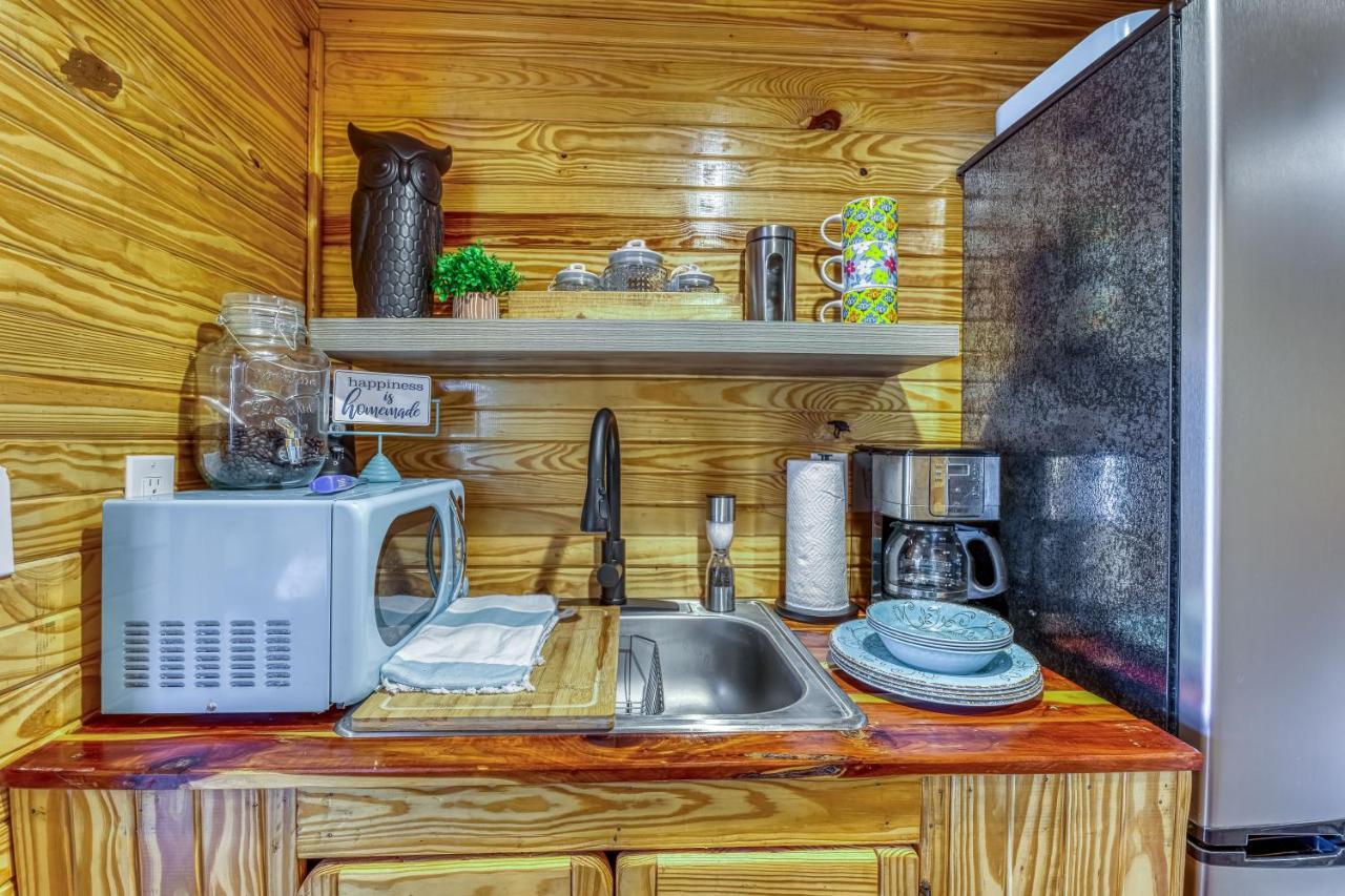 The Gemini-A Dreamy, Waterfront Tiny Cabin Rogersville Esterno foto
