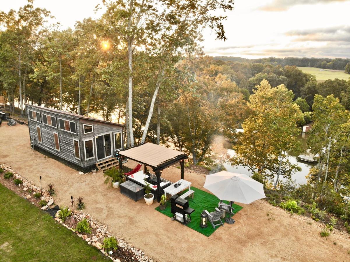 The Gemini-A Dreamy, Waterfront Tiny Cabin Rogersville Esterno foto